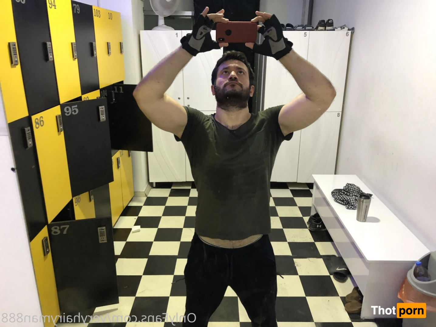 VeryHairyMan88 13487996