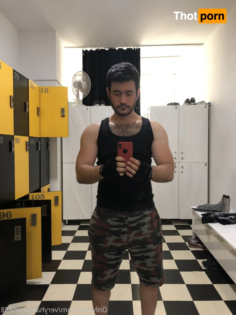 VeryHairyMan88 13488244