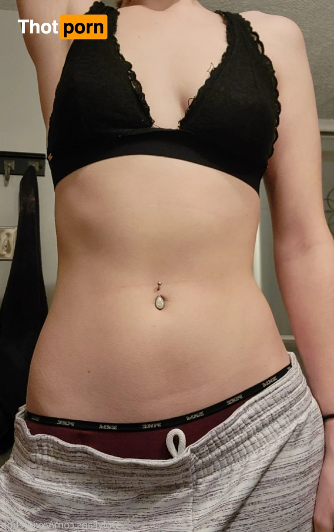 Violet Emery 13093271