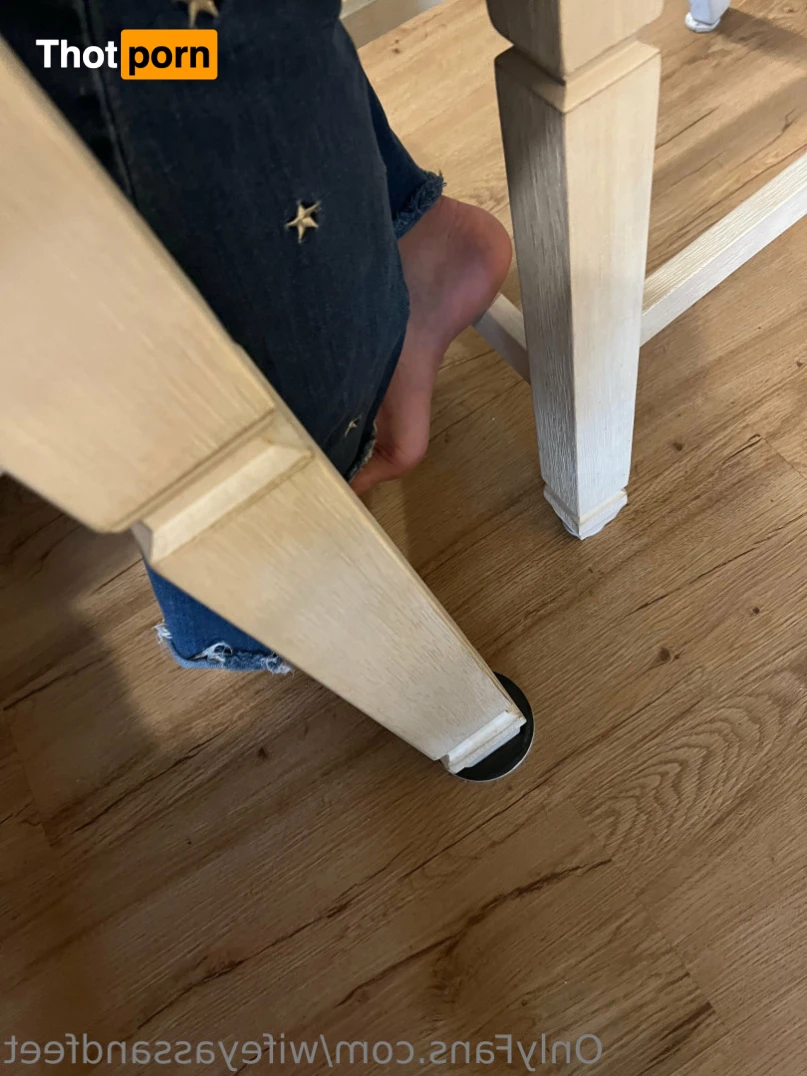 Wifey feet 12900195
