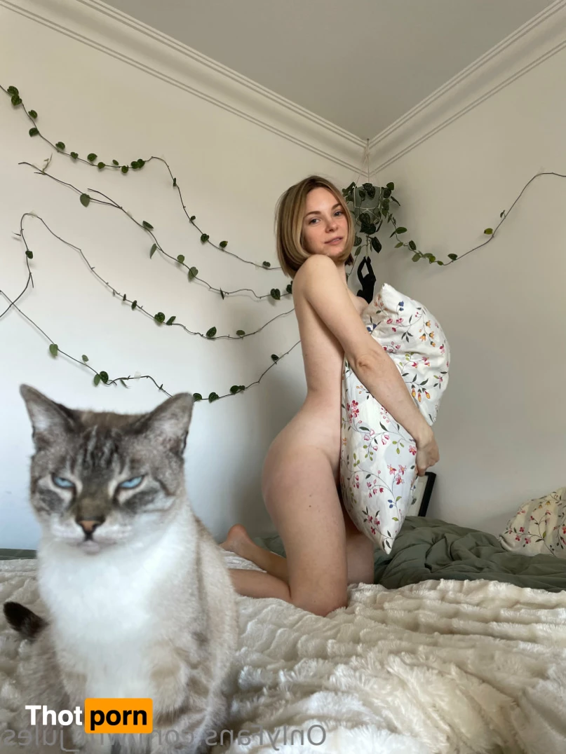 𝐉𝐔𝐋𝐄𝐒 👅 12854976