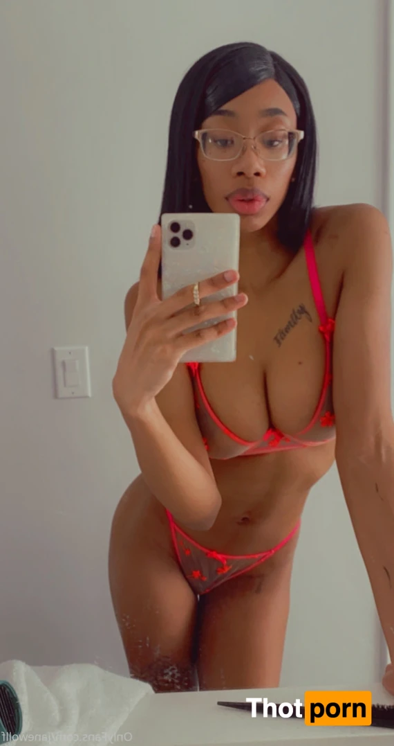 𝕸𝖔𝖓𝖆 𝖂𝖔𝖑𝖋 12817302