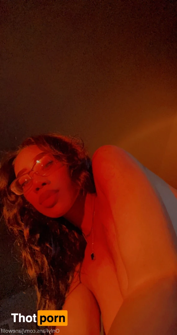 𝕸𝖔𝖓𝖆 𝖂𝖔𝖑𝖋 12818321