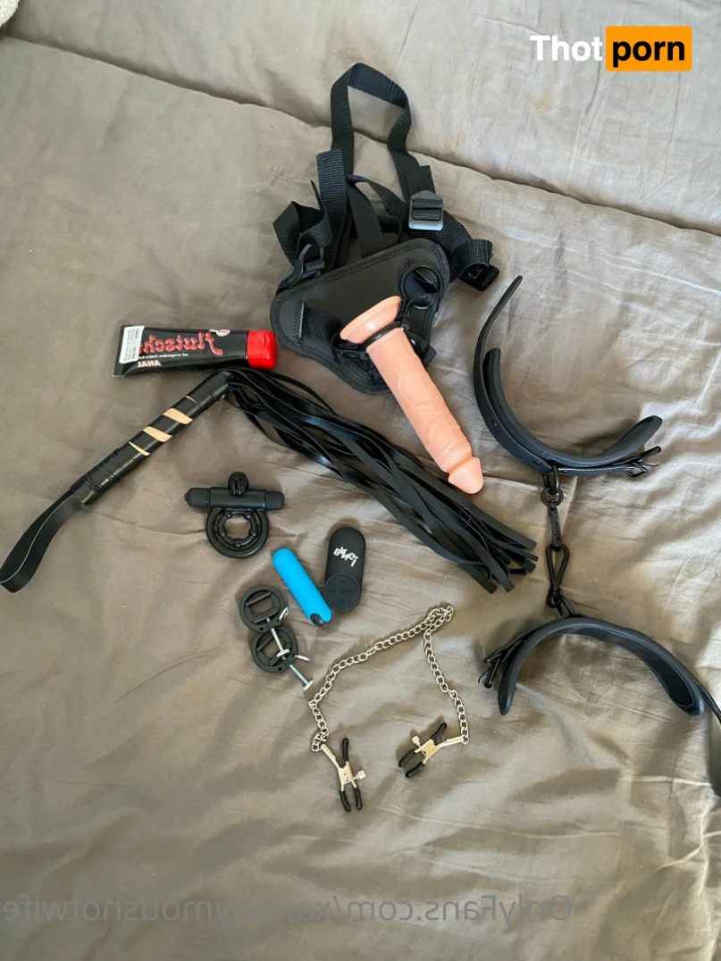 Xanonymoushotwife 12662904