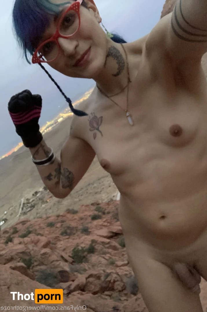 flowergothroze 13272856