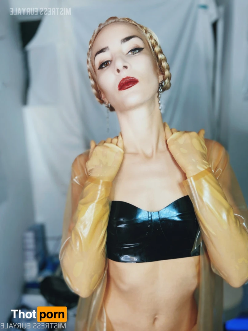 Mistress Elis Euryale 14506064