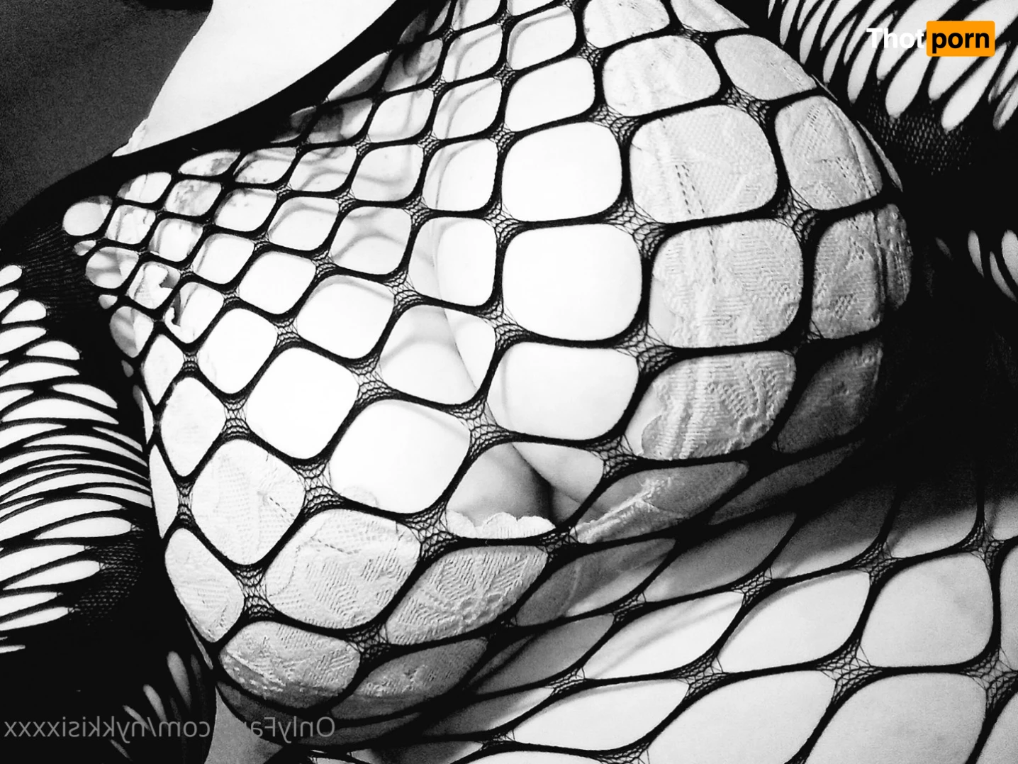 NykkiSixxxx 14847769