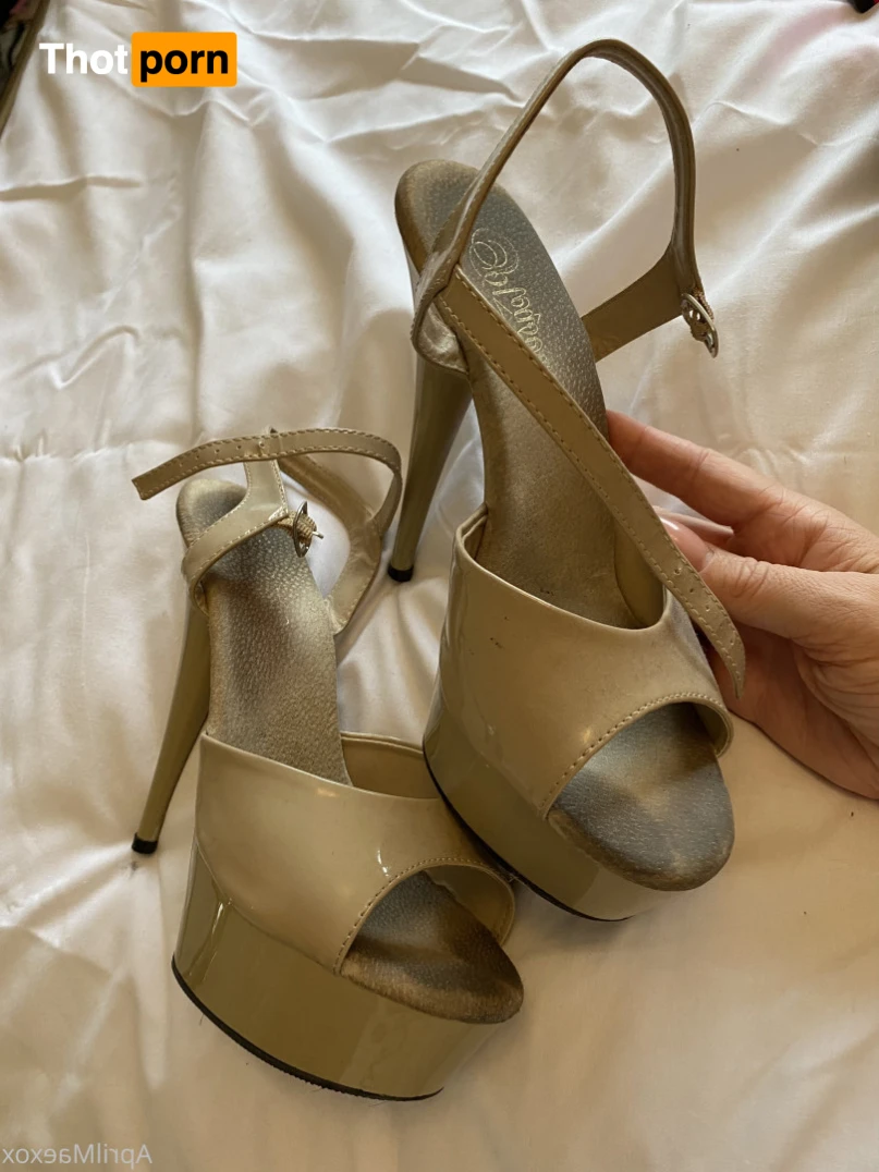 April Mae 🌶 16334600