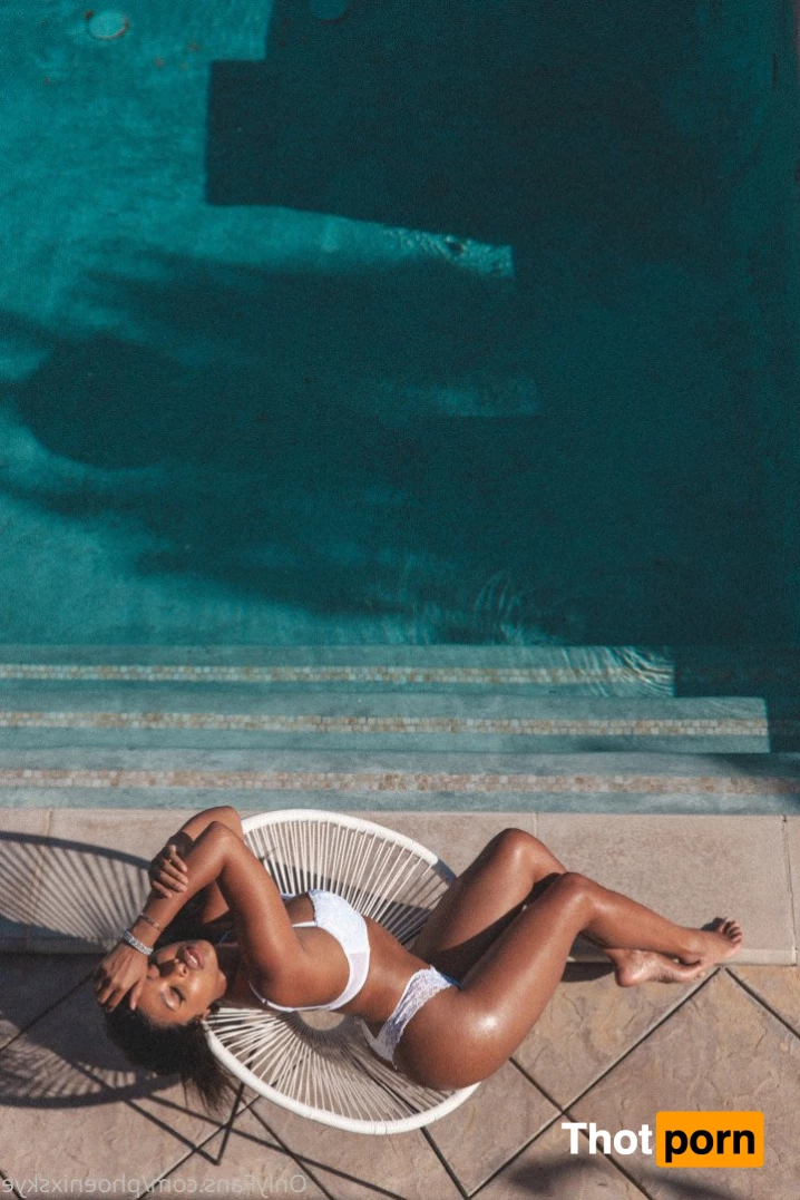 phoenix skye 2436285