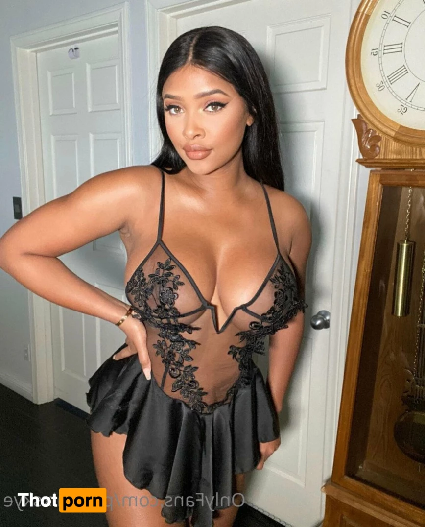 phoenix skye 2436329