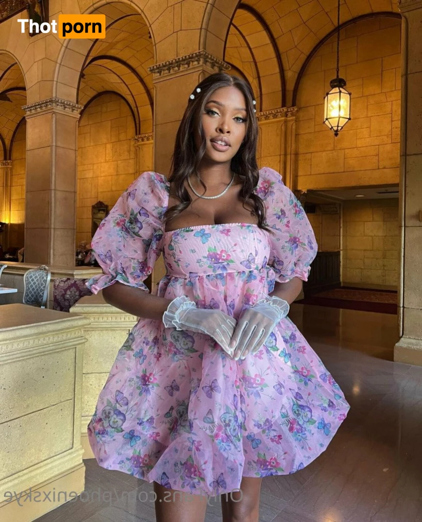 phoenix skye 2436390