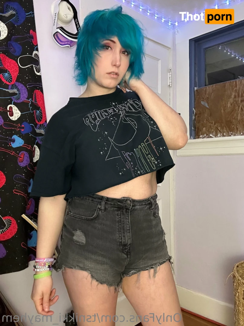 Nikki Mayhem 15680751