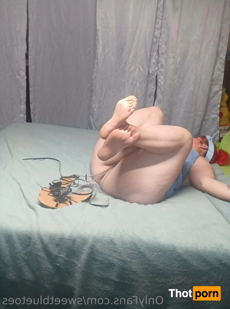 Sweetbluetoes 16339519