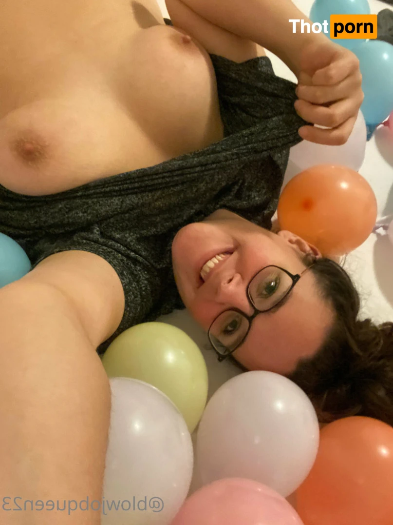 BJ Queen 🤍 13486729