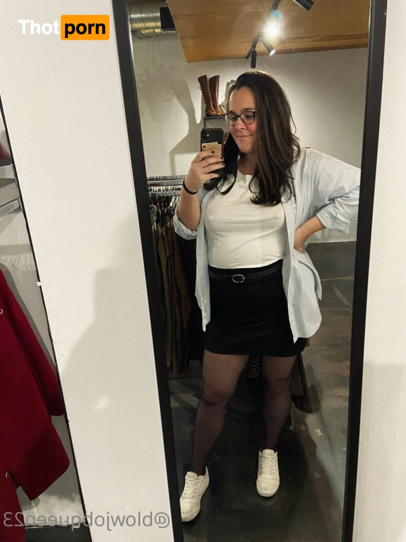 BJ Queen 🤍 13487140