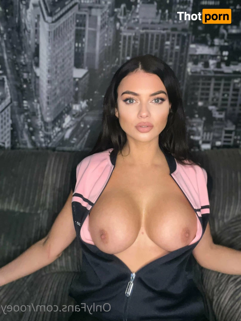 Rooeylingus / Miss Roo Oxley 12628359