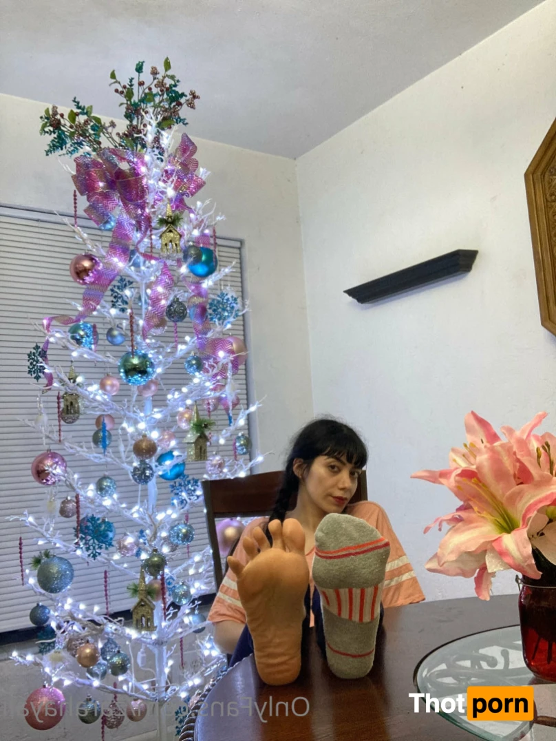 Zarah Ayali 15261936