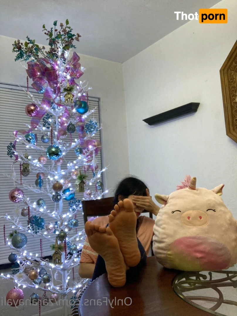 Zarah Ayali 15262070