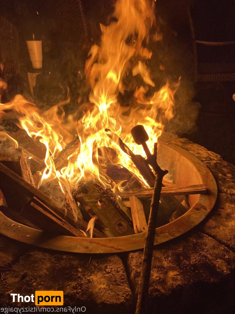 Izzy Paige 🤍 16332120