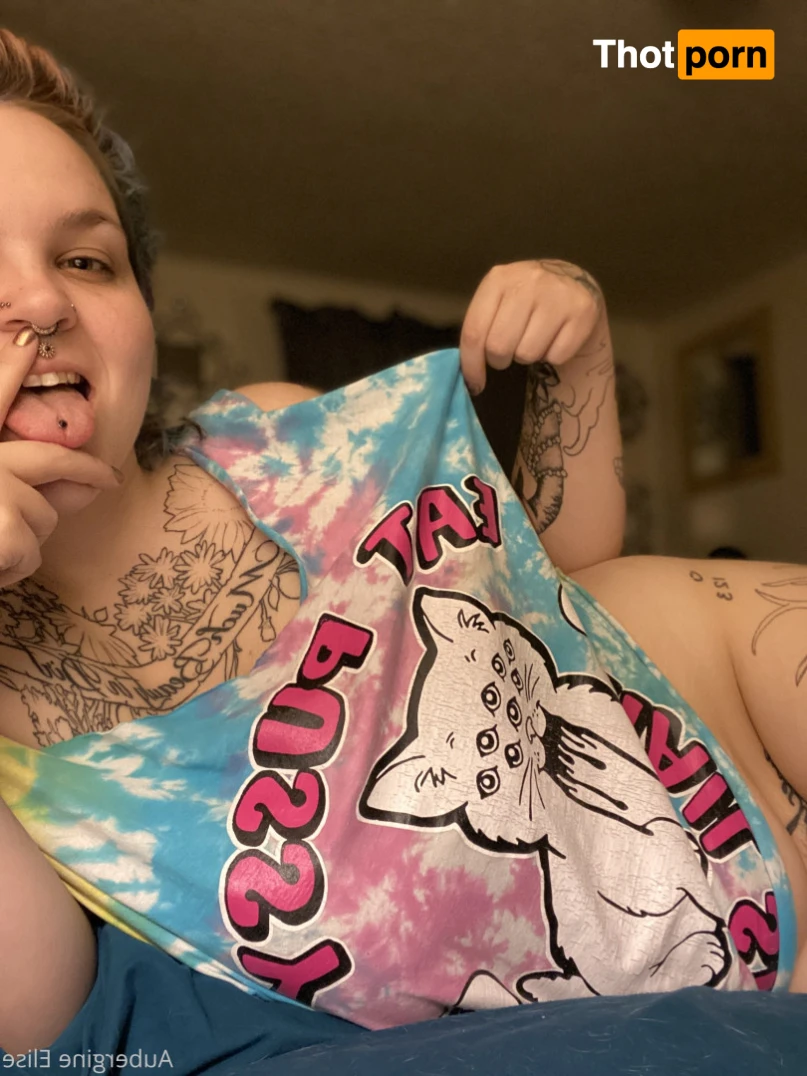 Tattooed Millennial 🖤⚡️ 12989967