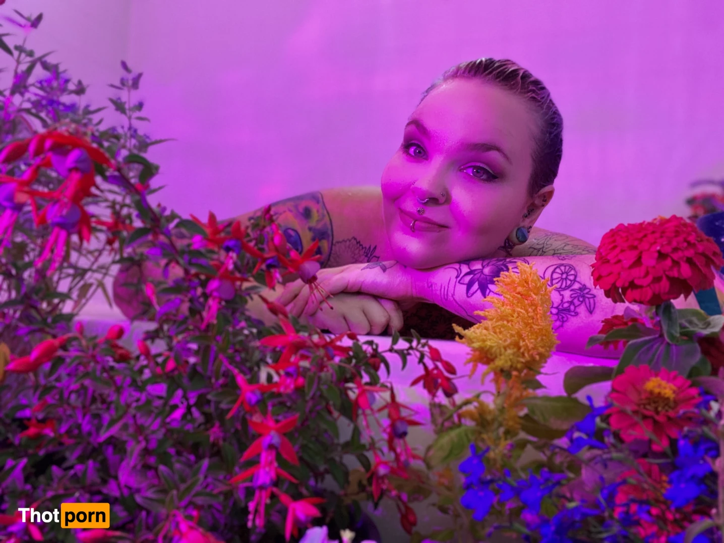 Tattooed Millennial 🖤⚡️ 12991095