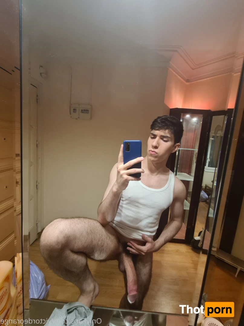 Victor de Orange 🧡 15679955