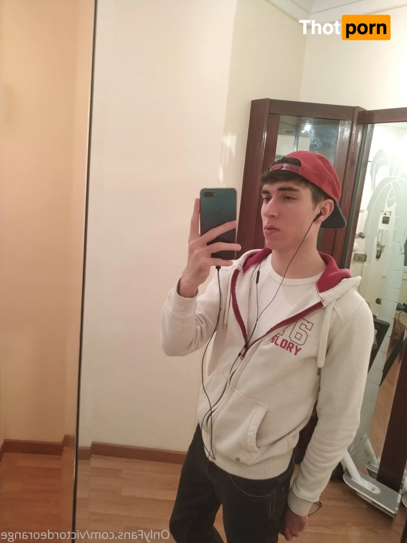 Victor de Orange 🧡 15689442