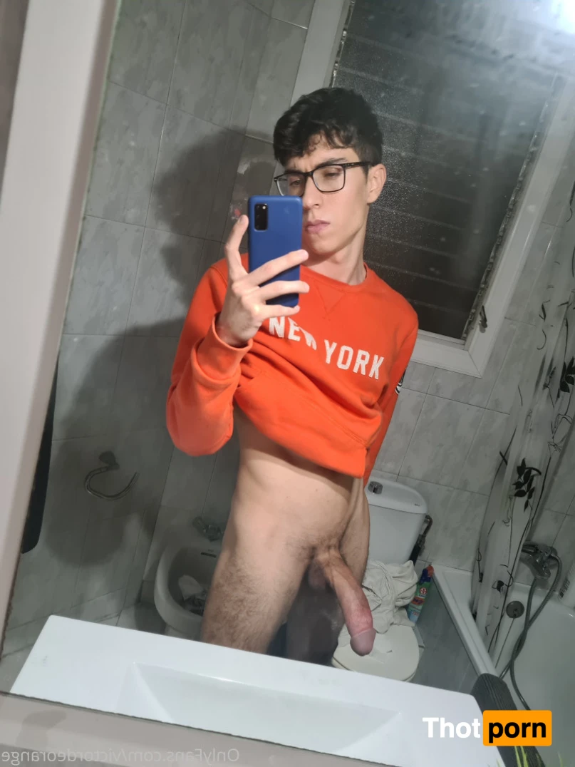 Victor de Orange 🧡 15703347