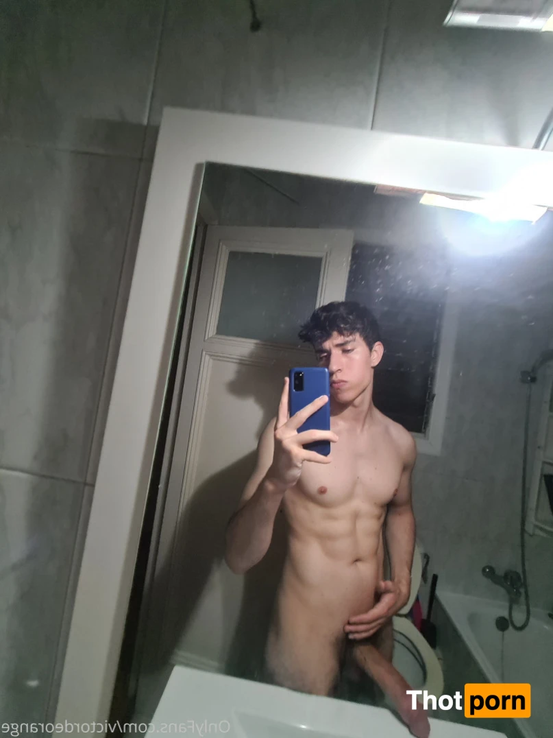 Victor de Orange 🧡 15706756