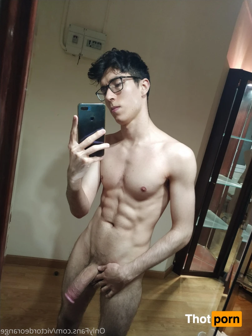 Victor de Orange 🧡 15710296