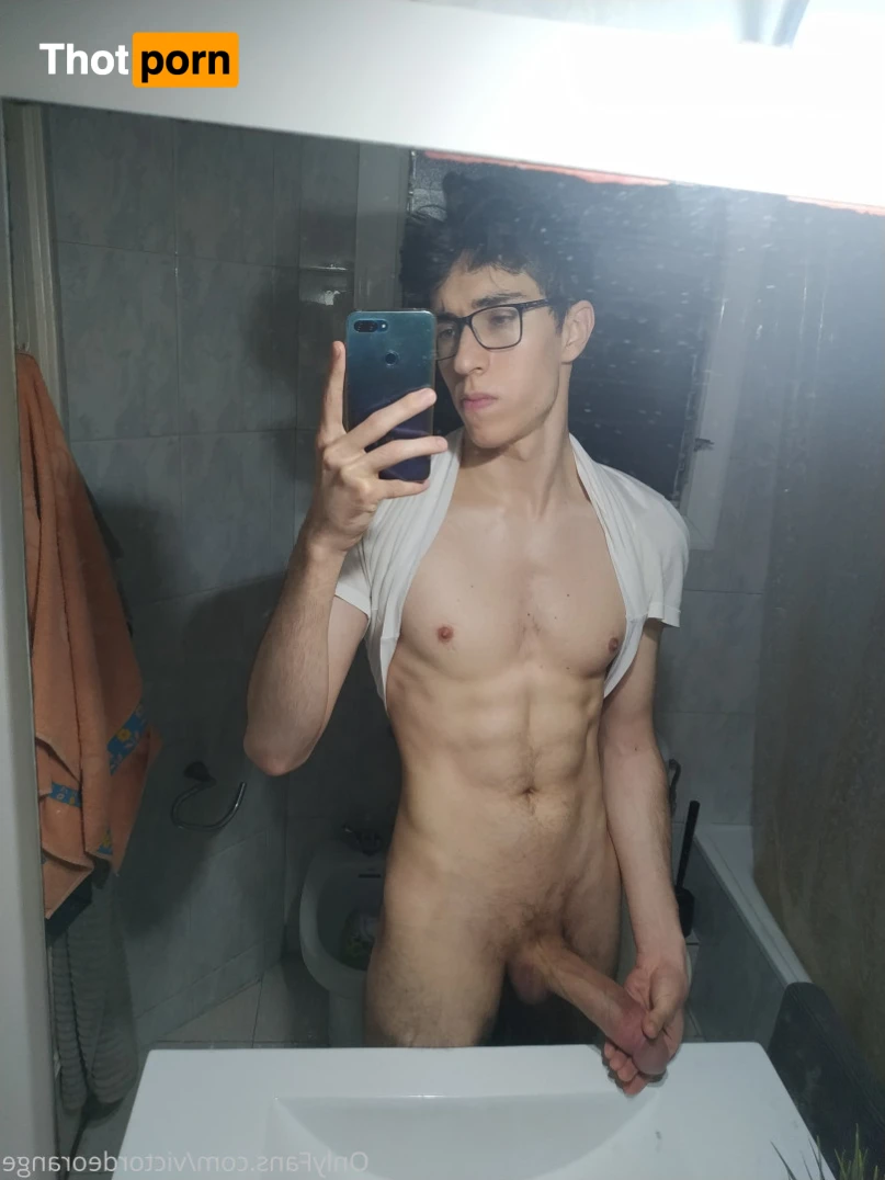 Victor de Orange 🧡 15753593