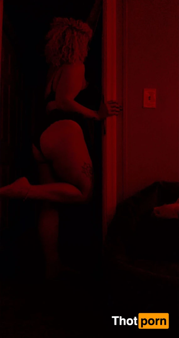 Taylor 💦 15990343