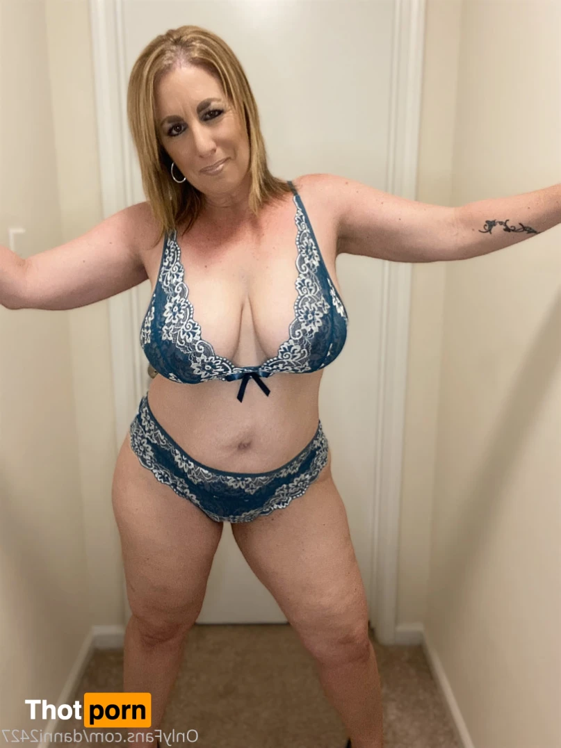 Danni Jones 2427 11729167