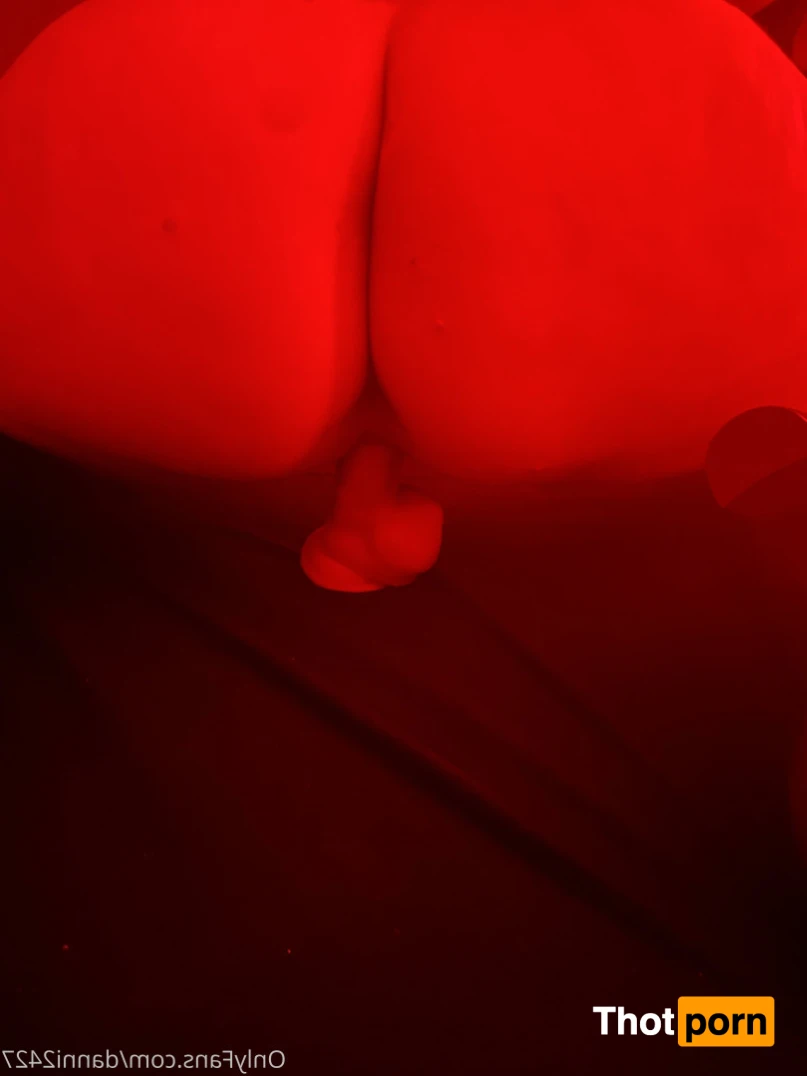 Danni Jones 2427 11729349