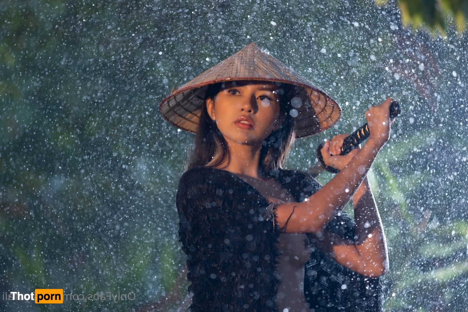 Tharaya Phumiwat 15959408