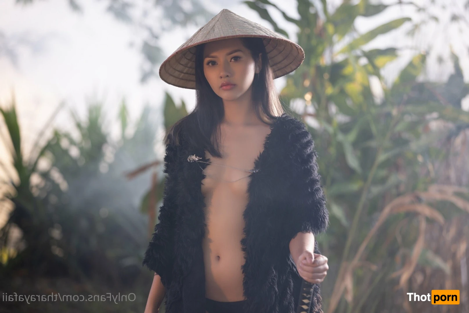 Tharaya Phumiwat 15959821