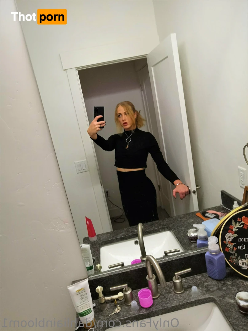 Meddle Blooms 15614534