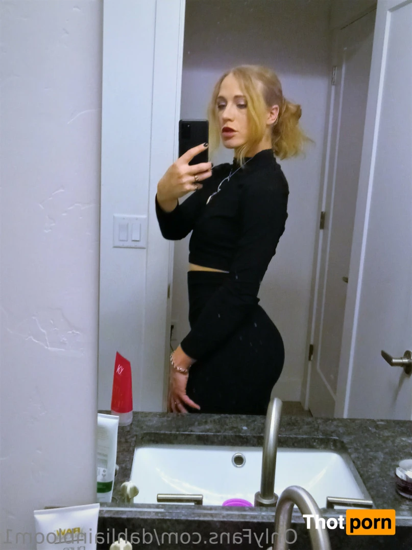 Meddle Blooms 15614813