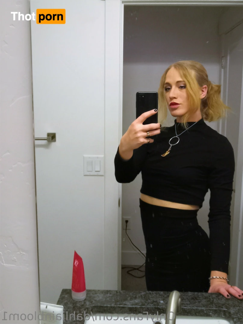 Meddle Blooms 15615127