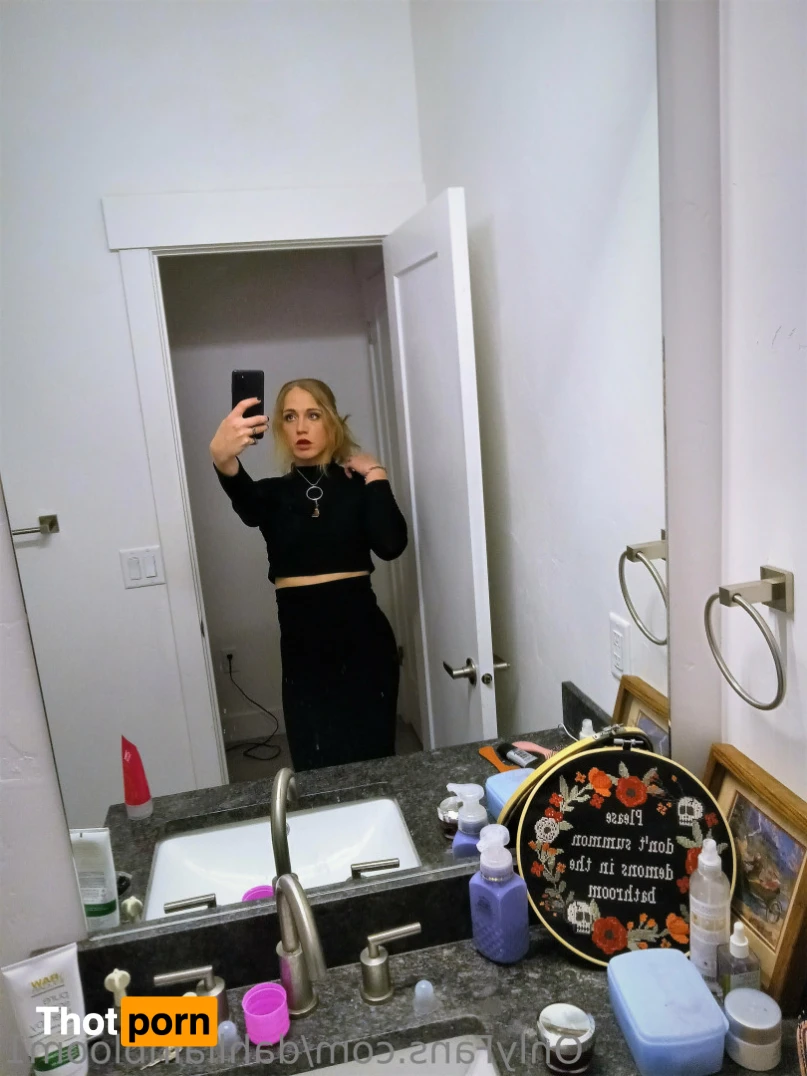 Meddle Blooms 15615335