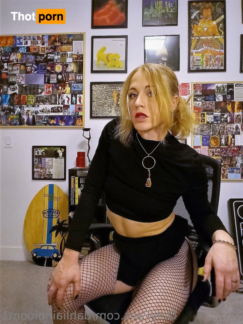 Meddle Blooms 15615560