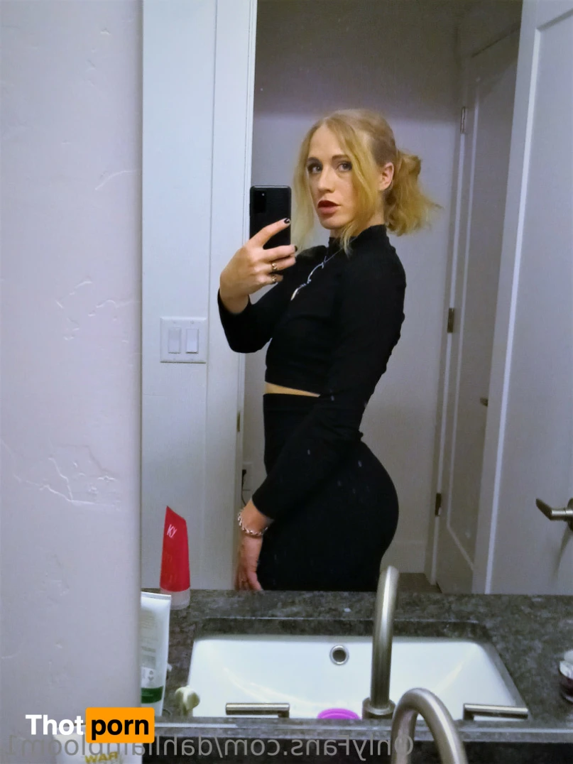 Meddle Blooms 15616137