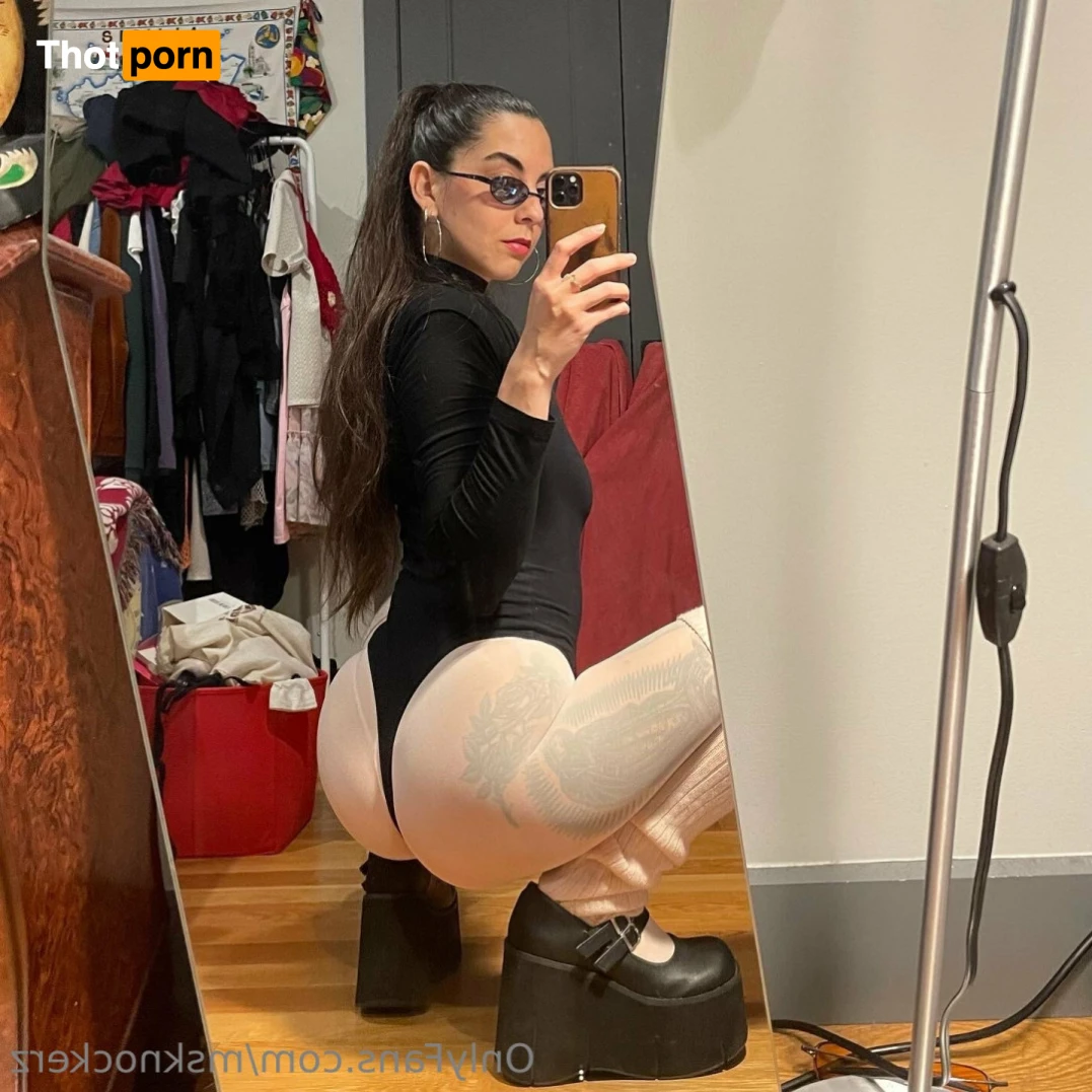 Ms. Knockerz 🦋 14445542