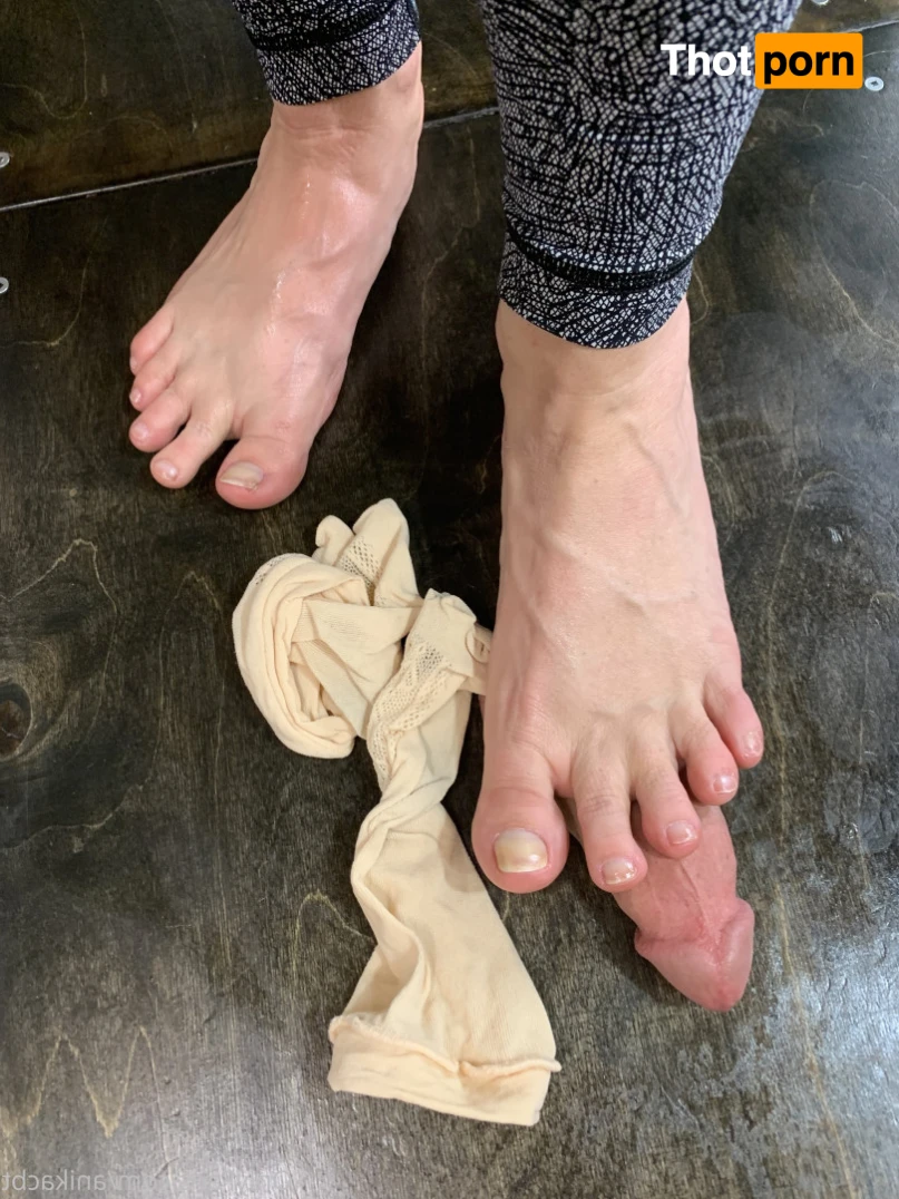 Cock &amp; Ball Trampling Girls 11461440