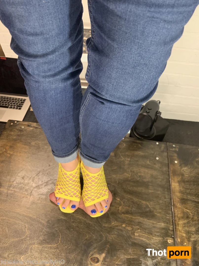 Cock &amp; Ball Trampling Girls 12624705