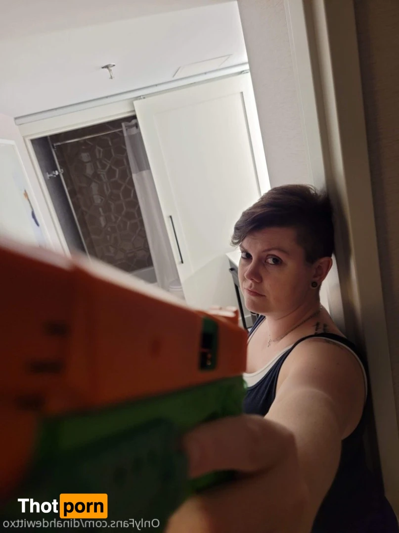 Dinah DeWitt 16012108