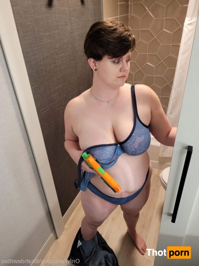 Dinah DeWitt 16018948