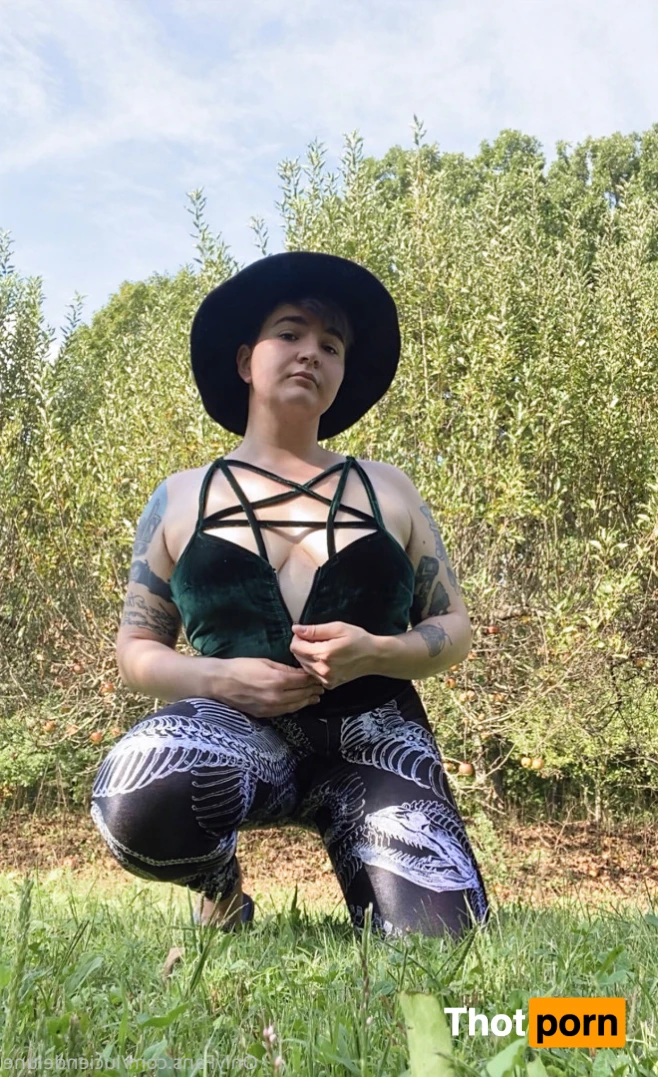 hairy alt bby 15665833