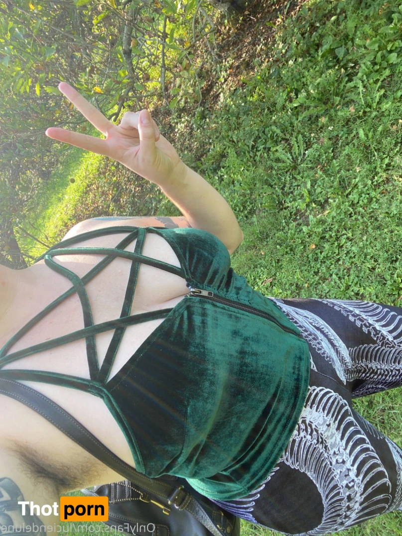 hairy alt bby 15731657