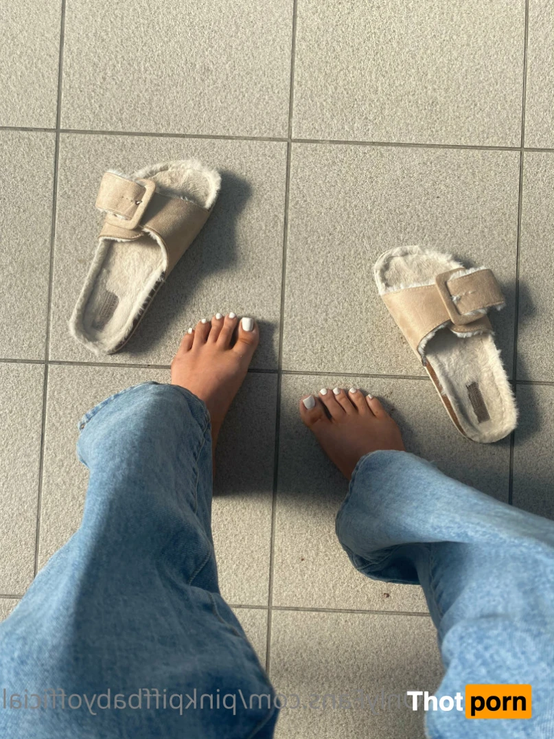 your favourite loner st0ner <3 15984976